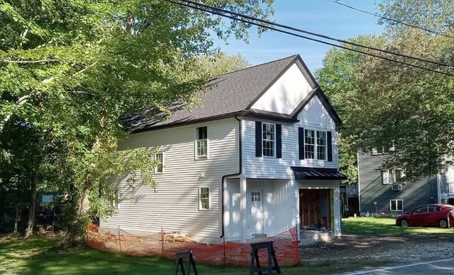 10 River Rd, Pepperell, MA 01463