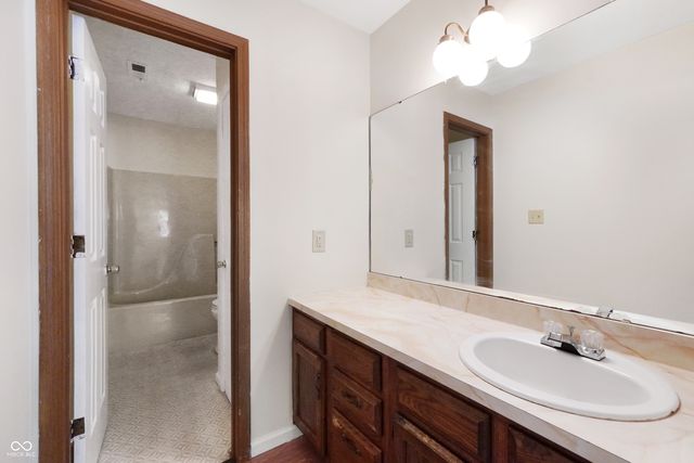 4960 Brookfield Drive, Indianapolis, IN 46237