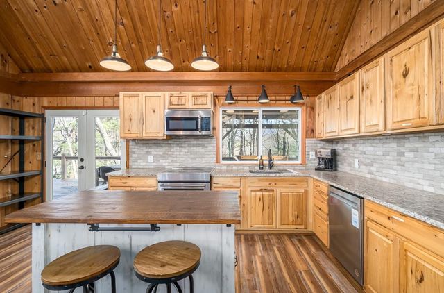 60 Laurel Ridge Court, Ellijay, GA 30536