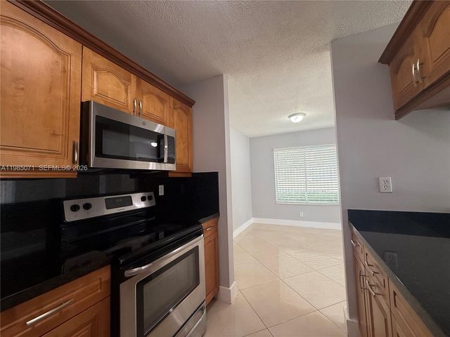 10650 SW 157th Ct 102, Miami, FL 33196