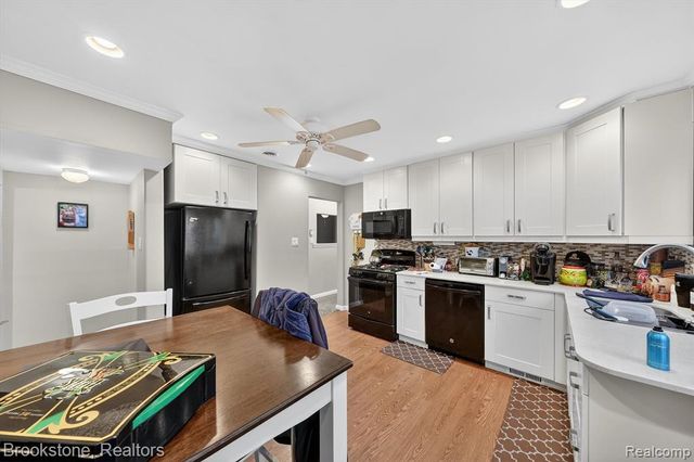 26427 Beaconsfield Street, Roseville, MI 48066