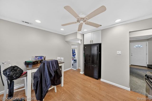 26427 Beaconsfield Street, Roseville, MI 48066