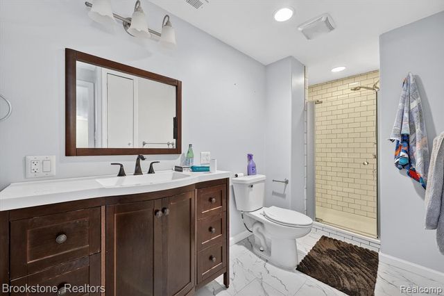 26427 Beaconsfield Street, Roseville, MI 48066