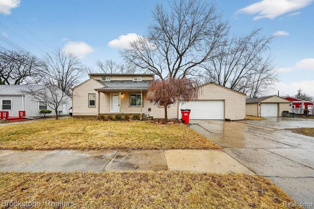 26427 Beaconsfield Street, Roseville, MI 48066