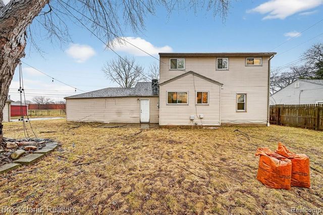 26427 Beaconsfield Street, Roseville, MI 48066