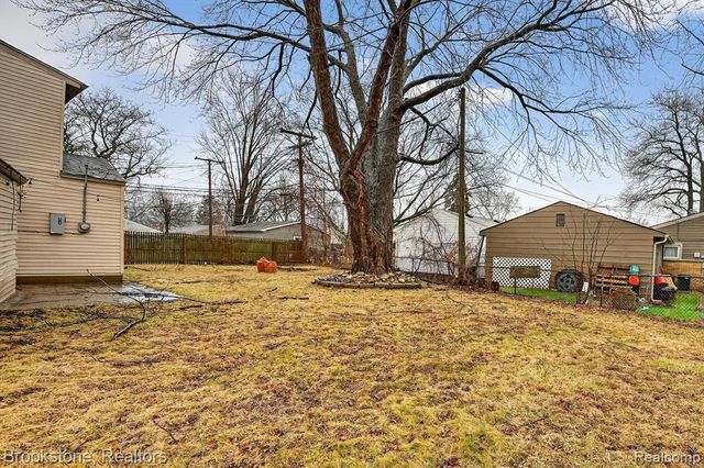 26427 Beaconsfield Street, Roseville, MI 48066