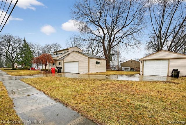 26427 Beaconsfield Street, Roseville, MI 48066