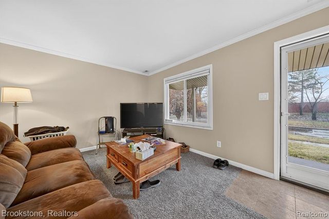 26427 Beaconsfield Street, Roseville, MI 48066