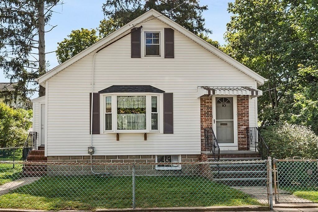 10 Joyce Kilmer Rd, Boston, MA 02132
