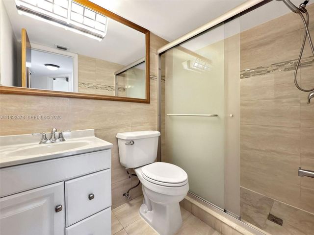 5201 Orduna Dr. 15, Coral Gables, FL 33146