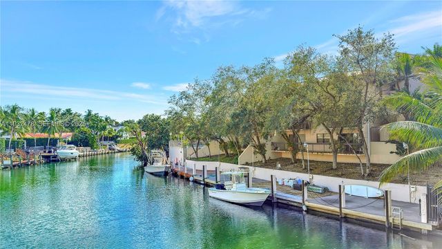 5201 Orduna Dr. 15, Coral Gables, FL 33146