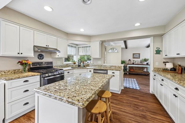 9151 W Grange AVENUE, Hales Corners, WI 53130