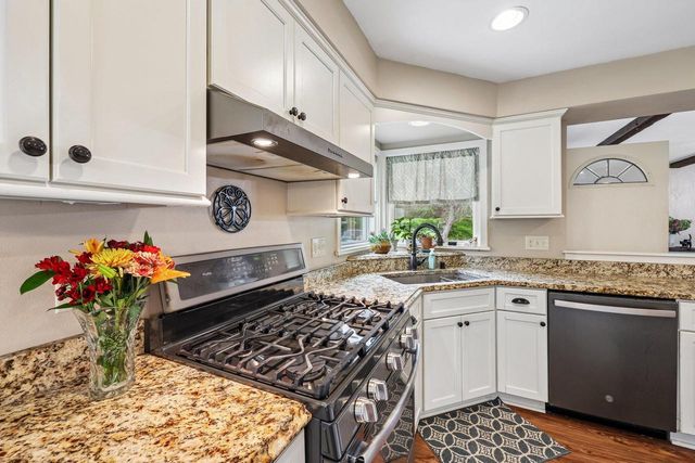 9151 W Grange AVENUE, Hales Corners, WI 53130