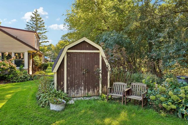 9151 W Grange AVENUE, Hales Corners, WI 53130