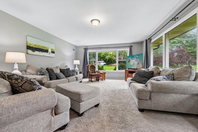 9151 W Grange AVENUE, Hales Corners, WI 53130