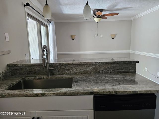 304 75th Avenue N Apt A, Myrtle Beach, SC 29572