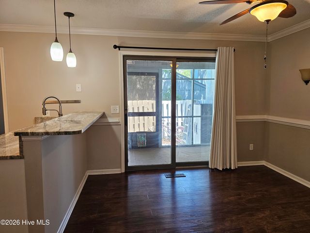 304 75th Avenue N Apt A, Myrtle Beach, SC 29572
