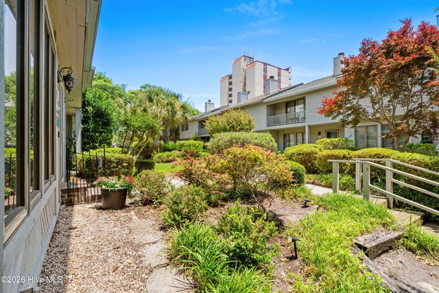 304 75th Avenue N Apt A, Myrtle Beach, SC 29572
