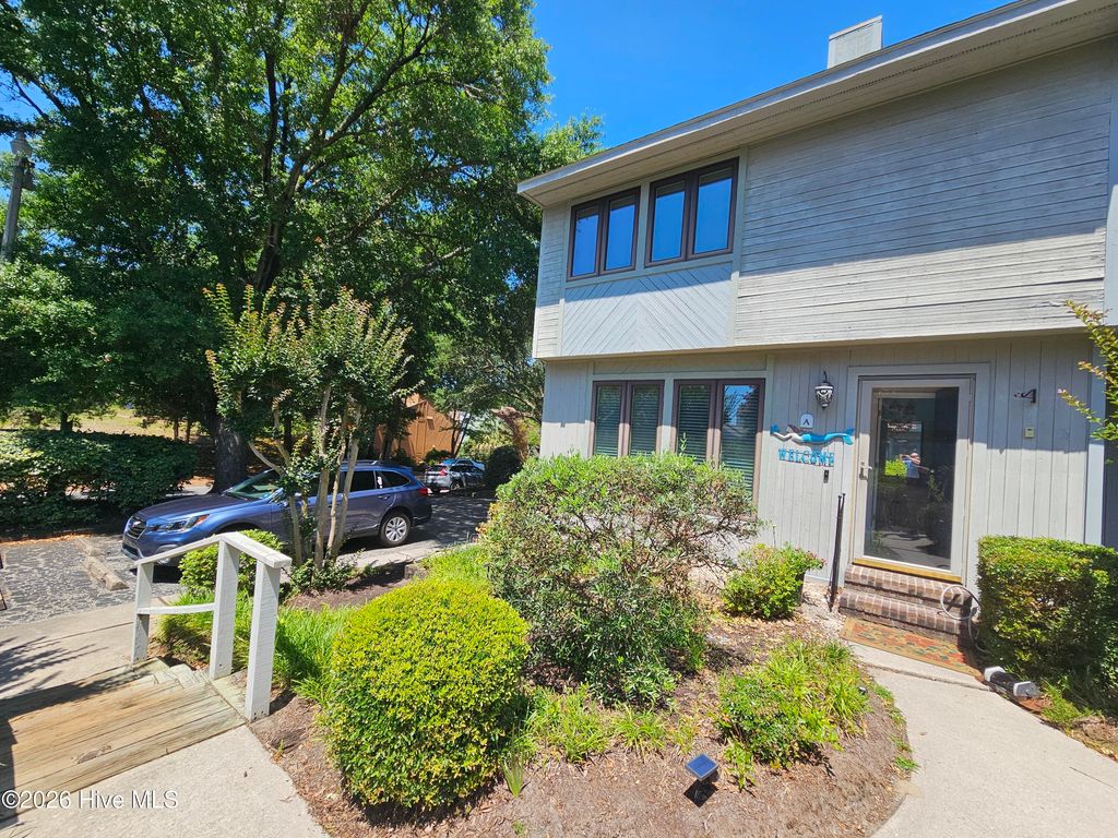 304 75th Avenue N Apt A, Myrtle Beach, SC 29572