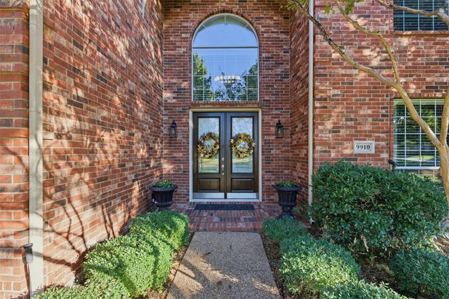 9910 Broadmoor Lane, Rowlett, TX 75089