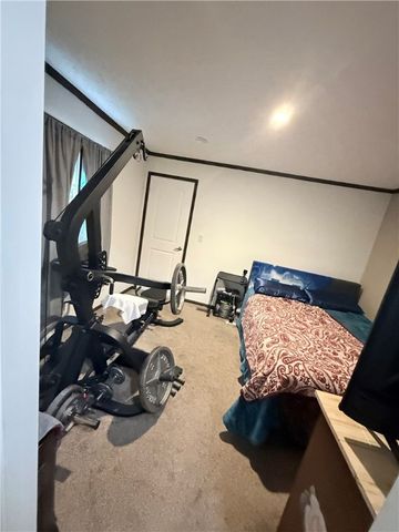 27 Manor Dr, Smith, PA 15019