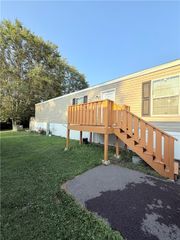27 Manor Dr, Smith, PA 15019