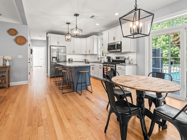 25 Cobblestone Ln, Middleboro, MA 02346