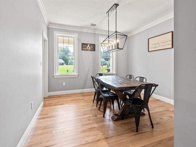 25 Cobblestone Ln, Middleboro, MA 02346