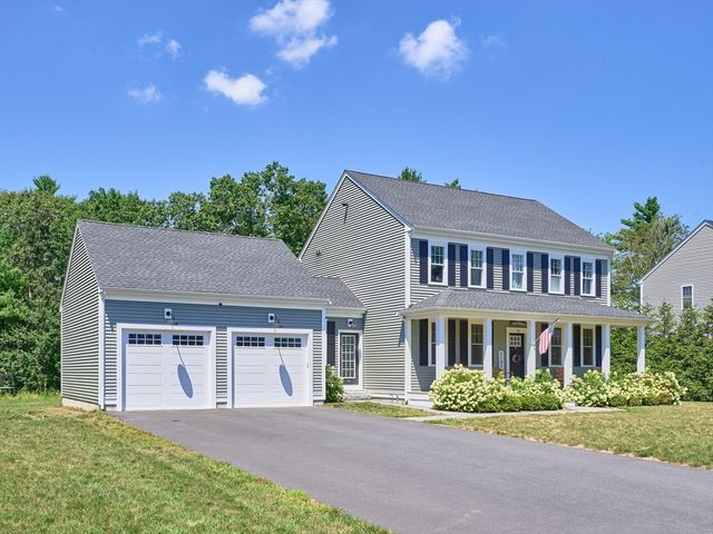 25 Cobblestone Ln, Middleboro, MA 02346