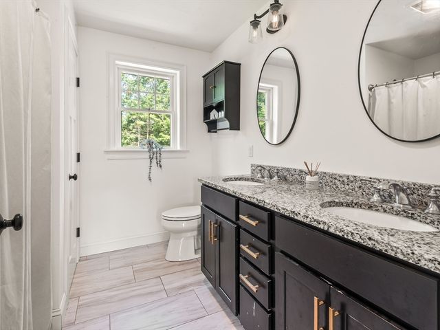 25 Cobblestone Ln, Middleboro, MA 02346