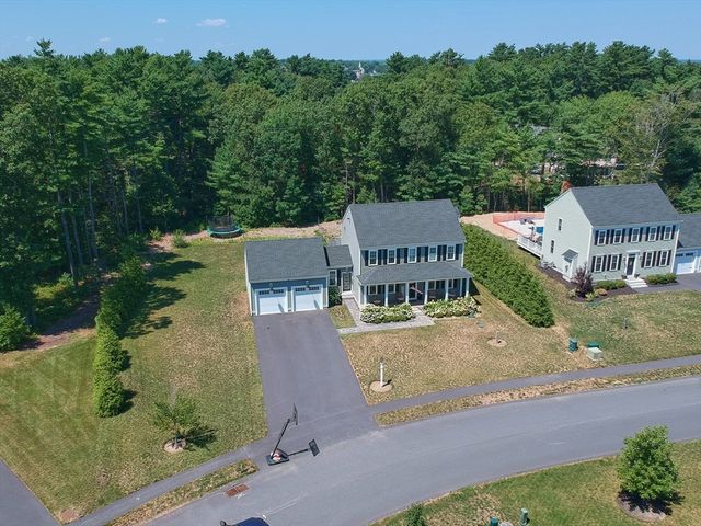 25 Cobblestone Ln, Middleboro, MA 02346