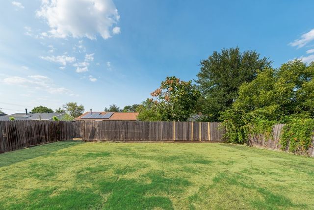 5229 Nash Drive, The Colony, TX 75056