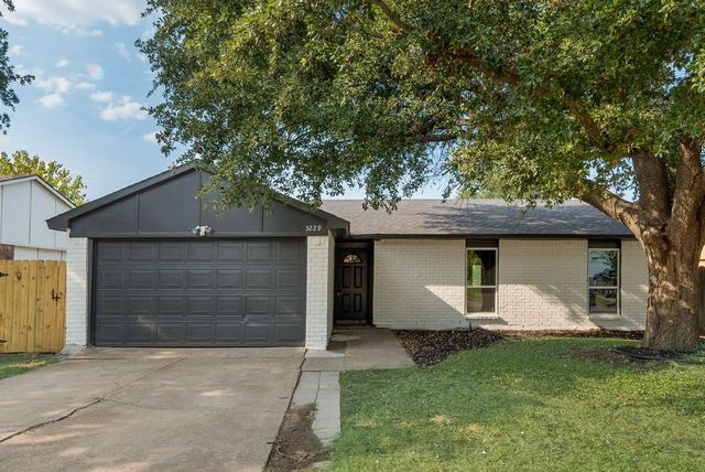 5229 Nash Drive, The Colony, TX 75056