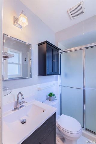 2402 Wesglen Estates Drive, Maryland Heights, MO 63043