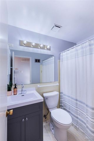 2402 Wesglen Estates Drive, Maryland Heights, MO 63043