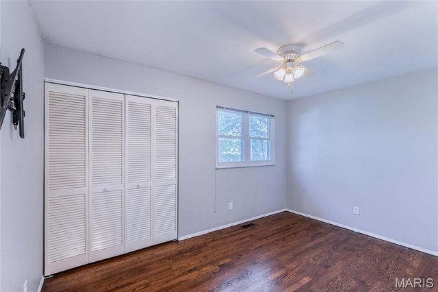 2402 Wesglen Estates Drive, Maryland Heights, MO 63043