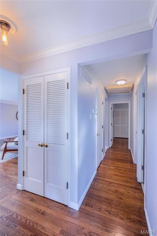 2402 Wesglen Estates Drive, Maryland Heights, MO 63043