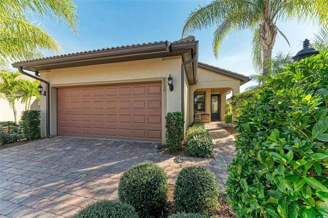 6739 HAVERHILL COURT, Lakewood Ranch, FL 34202