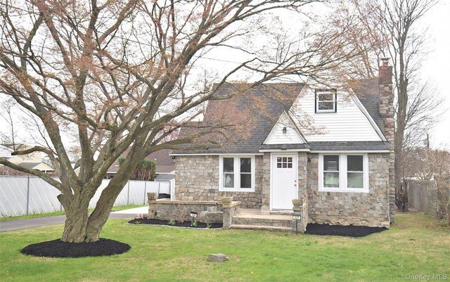229 14th Street, West Babylon, NY 11704