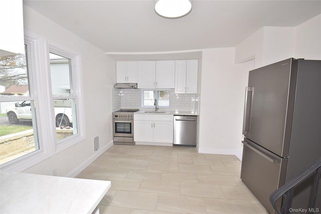 229 14th Street, West Babylon, NY 11704