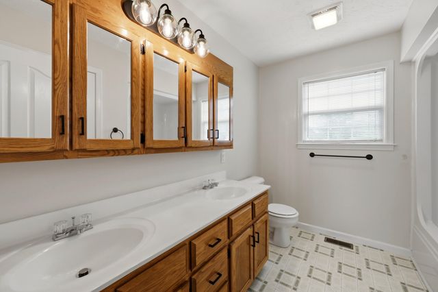 1220 Kenzie Court, Berea, KY 40403