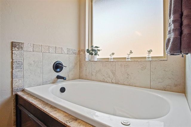 4909 Mahogany Drive, Edmond, OK 73025