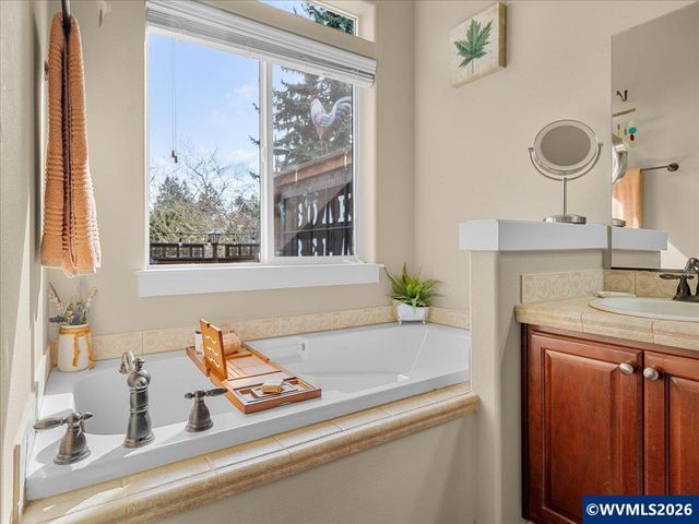 5274 Kali St SE, Salem, OR 97306