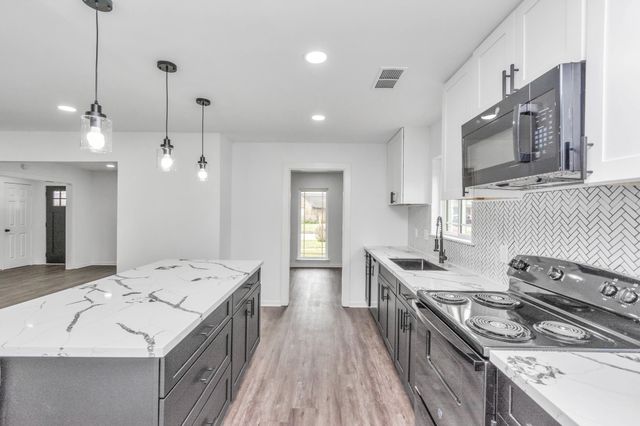 5006 Heatherbloom Drive, Houston, TX 77045