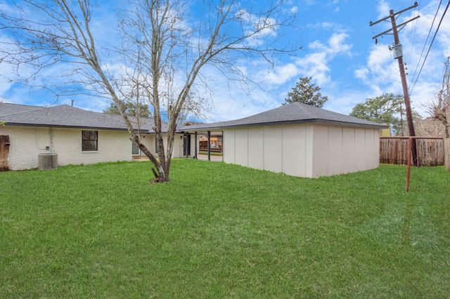 5006 Heatherbloom Drive, Houston, TX 77045