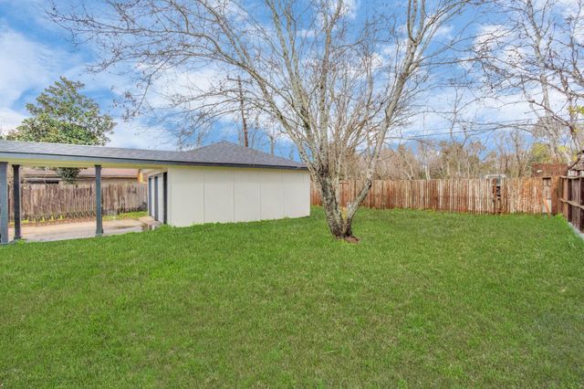 5006 Heatherbloom Drive, Houston, TX 77045