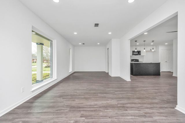 5006 Heatherbloom Drive, Houston, TX 77045