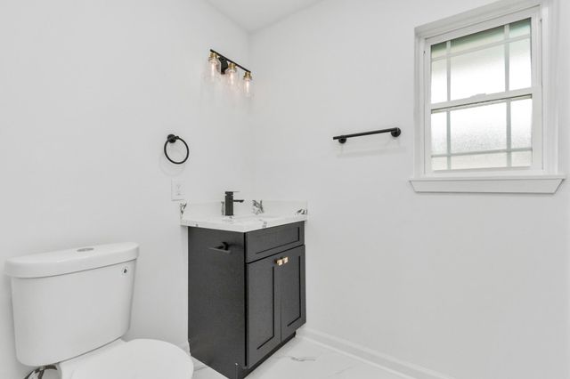 5006 Heatherbloom Drive, Houston, TX 77045