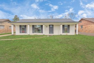 5006 Heatherbloom Drive, Houston, TX 77045