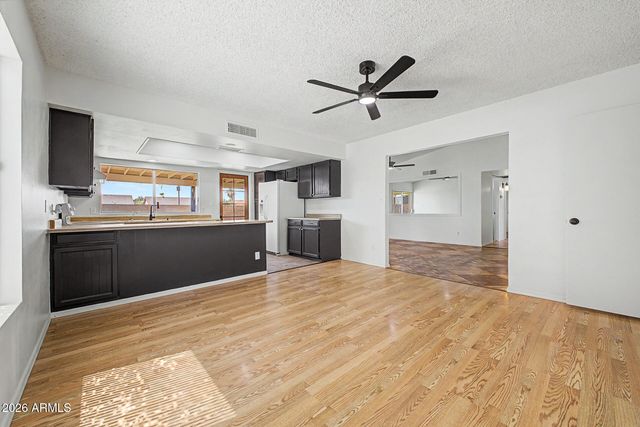 843 W PERALTA Avenue, Mesa, AZ 85210